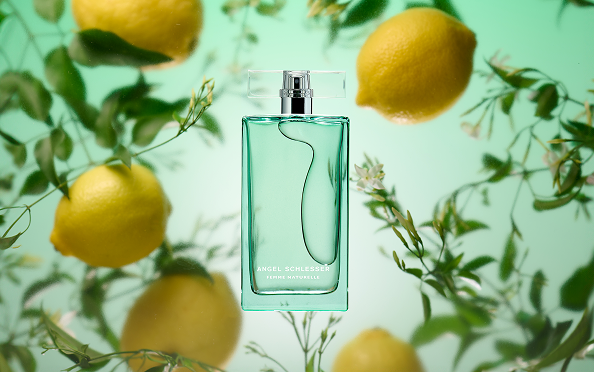 Femme naturelle con note olfattive, limoni